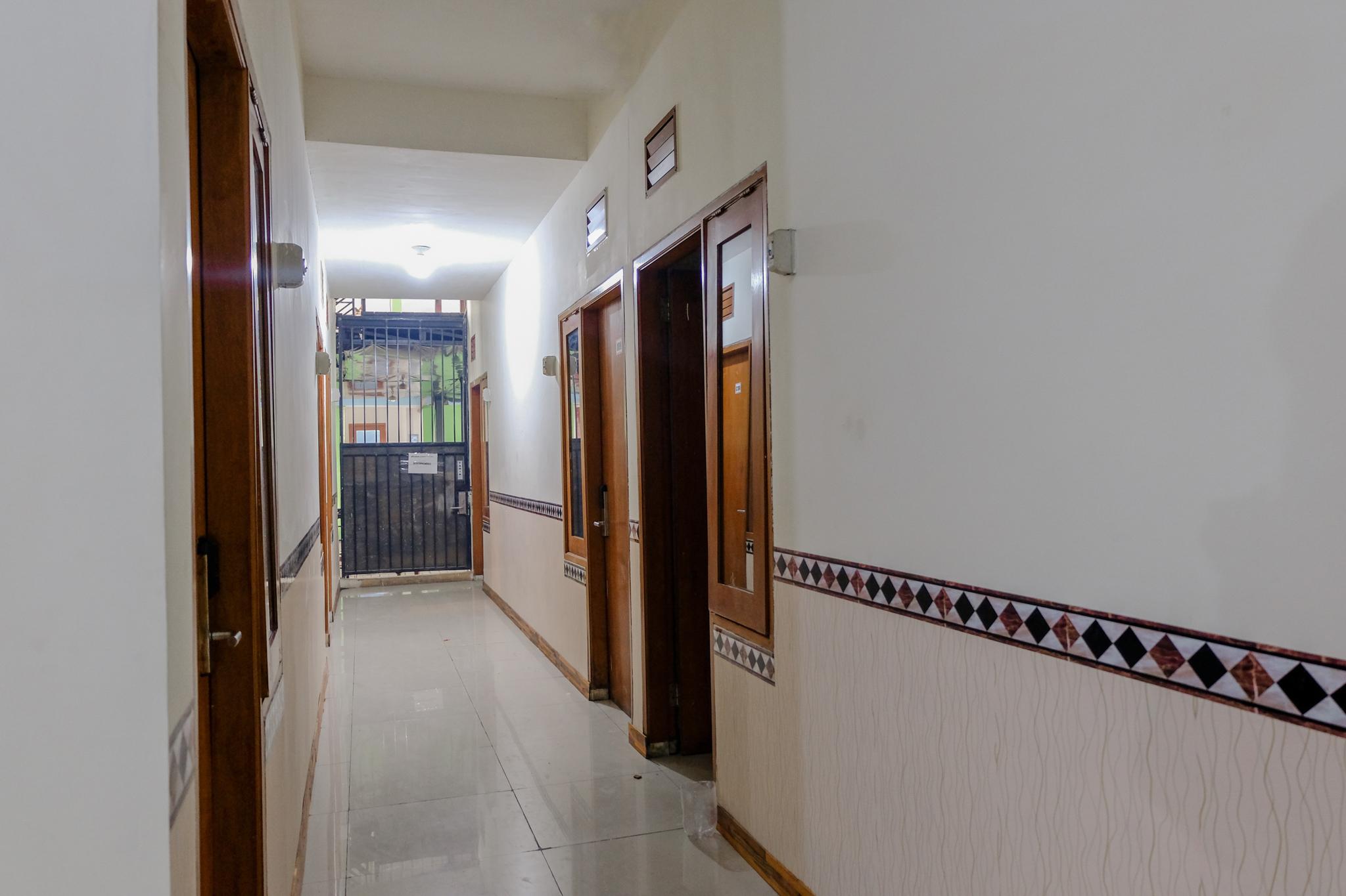 Reddoorz Near Flyover Arjosari Malang Exterior photo